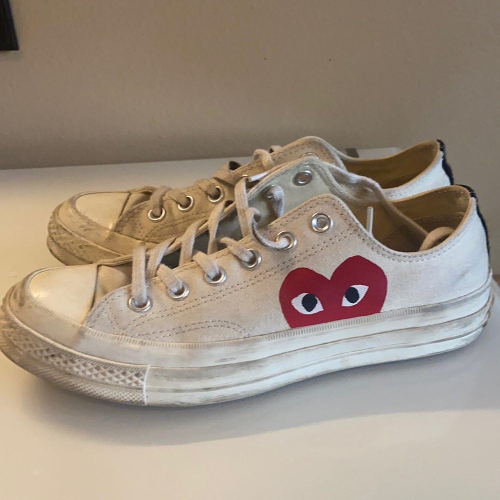 CONVERSE PLAY RED HEART SHOES